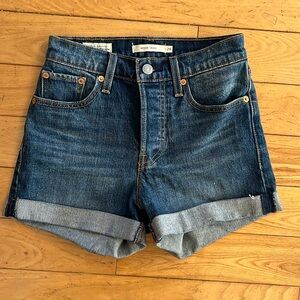 LEVI’s Wedgie Jean shorts
